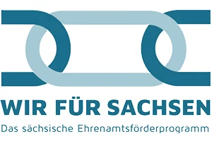 Logo "WIR FÜR SACHSEN – Das sächsische Ehrenamtsförderprogramm" mit einer Grafik aus drei miteinander verbundenen Kettengliedern als Symbol für Zusammenhalt.